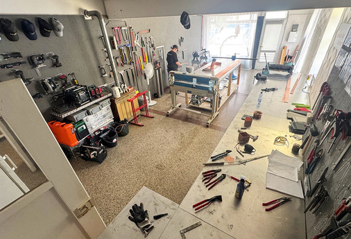 Blick in die kleine, aber feine Werkstatt von Michel Saner und Nicolas Crettaz