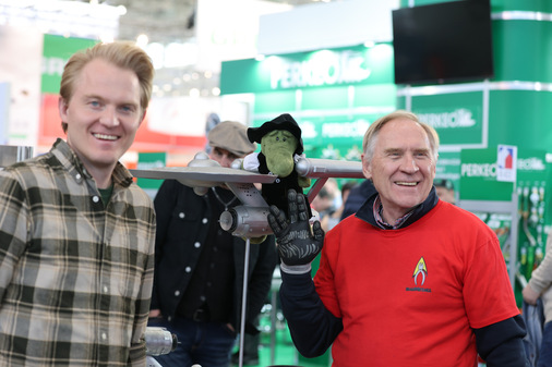 Thomas und Friedrich "Scotty" Reinbold mit Krokodil Gati