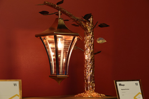 Beeindruckendes Werk: Kunst am Bau(m) von Livio Dux