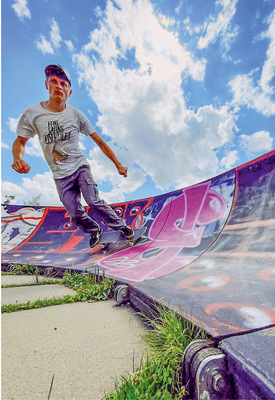 Nach der Arbeit auf dem Metalldach entspannt der Wettbewerbssieger am liebsten im Skatepark
