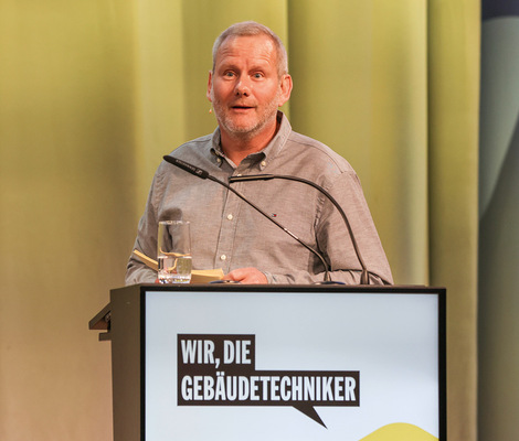 Thomas Knubel stellt das Bauprojekt auf dem Schweizer Spenglertag vor