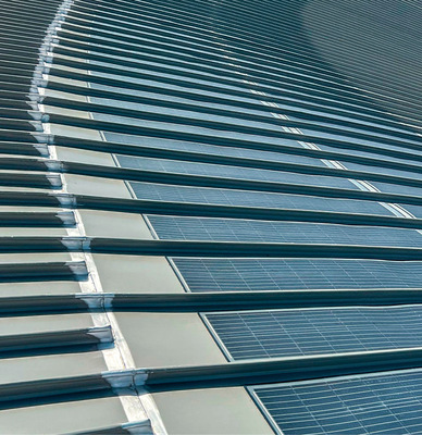 Radial verlaufende Schweißnähte und Falzanordnung der konischen Bahnen