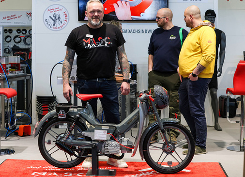 Dirk Schürhörster mit seinem M.A.S.C.-Mofa