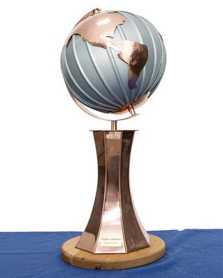 Ein Globus mit Standfuß von Johannes Fischer