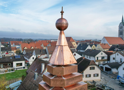 ... und auf dem Turm der einstigen Stadtmauer