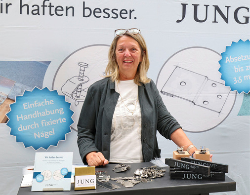 Ingrid Jung präsentiert zuverlässige Haftsysteme