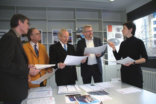 Die Jury des Architekturpreises Metalldächer und -fassaden: BAUMETALL-Chefredakteur Andreas Buck, Klempnermeister und Bundesfachgruppenleiter Rainer Schäfer, Architekt Prof. Eckhard Gerber, Architekt und BDA-Präsident Michael Frielinghaus sowie Architektin und BDA-Vizepräsidentin Doris Gruber