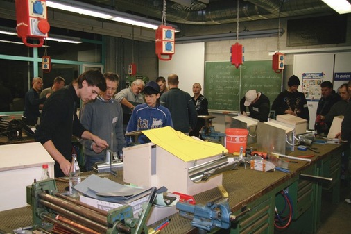 Reges Treiben herscht in der Lehrwerkstatt der Stuttgarter Robert-Mayer-Schule
