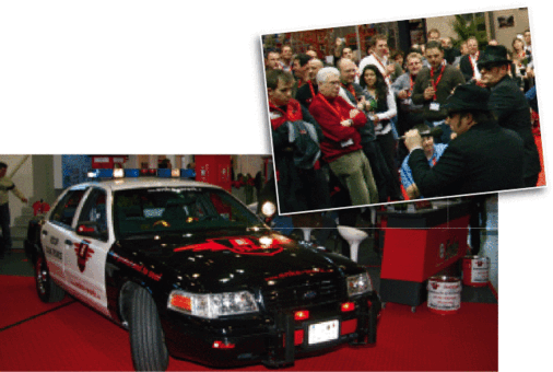 Auch die Blues Brothers stehen auf den neuen Enkefloor Bodenplatten und rocken bis die Enke-Polizei kommt
