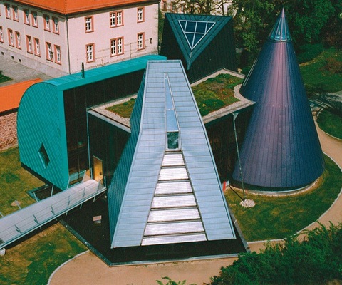 Avantgardistische Architektur und historisches Handwerk begegnen sich im Europäischen Klempner- und Kupferschmiede-Museum, Karlstadt Fotostudio Müller, Karlstadt
