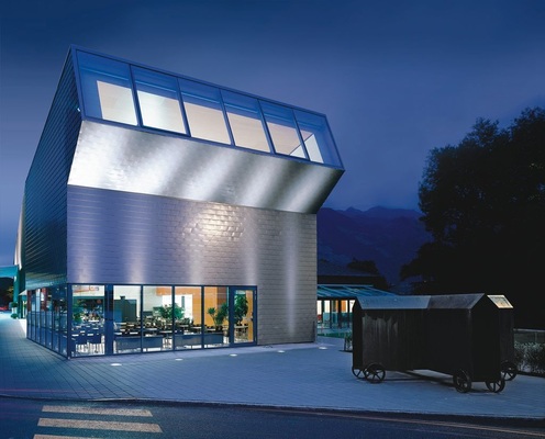 Nicht nur das Design der neuen Gotthard-Raststätte — auch die Nachhaltigkeit der eingesetzten Baustoffe überzeugt