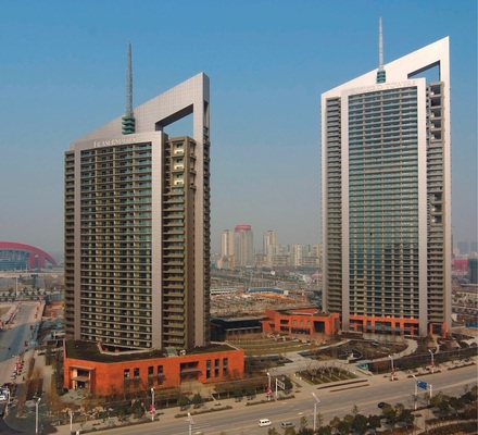 Die aluminiumbekleideten Yanlord Towers in Shanghai mit einer Oberflächenimitation im Edelstahl-Look