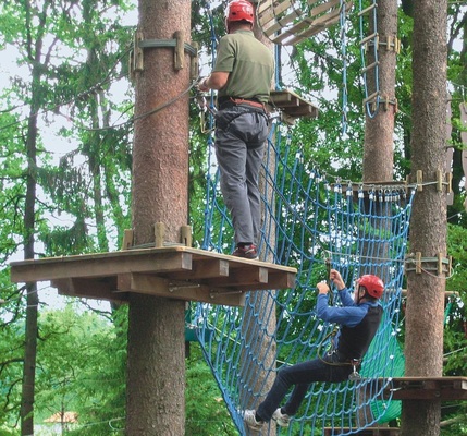 Im Kletterpark trainierten die Ausbilder ihren Gleichgewichtssinn