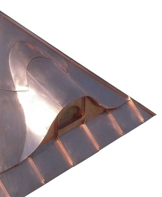 41<br />Fledermausgaube <br />Geschwungene Dachgaube mit Bogenfenster <br />Material: Kupfer <br />Verbindung: Falztechnik