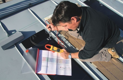 Kontrollmessung der Solar-Laminate

