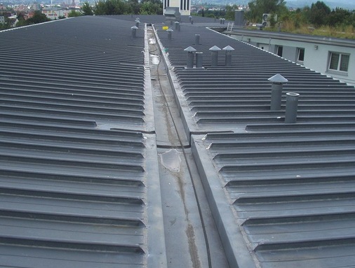 Löttechnik macht es möglich: Nahezu 50 m Titanzink an einem Stück
