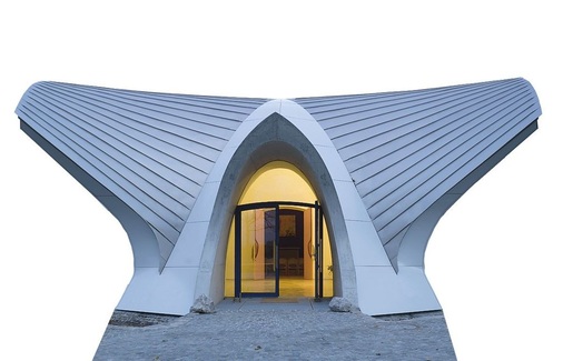 Innovative Symbiose verschiedener Materialien und Klempnertechniken