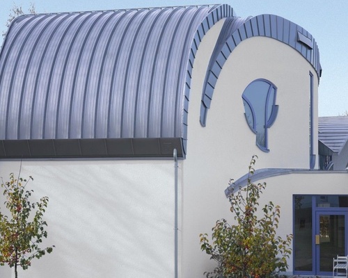 Gelungene Ausbildung des Zwickels mit innenliegender Entwässerung