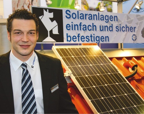 Thomas Sagerer, Handlungsbevollmächtigter der Otto Lehmann GmbH, präsentiert ein umfangreiches Produktprogramm