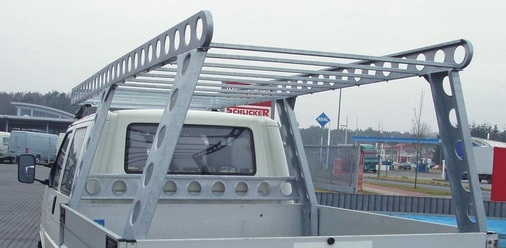 Bei einem Eigengewicht von ca. 90 kg bietet das WiechersSystem maximal 250 kg auf der Hochebene sicheren Halt für Leiter oder anderes Langgut