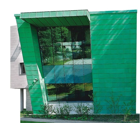 Eine Tecu-Patina-Fassade profitiert von flexibel einsetzbaren BWM-Unterkonstruktions-Systemen