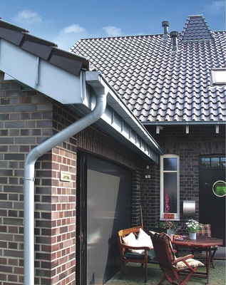 …und auch Dachentwässerungs-Details profitieren vom Einsatz des nichtrostenden Metalls