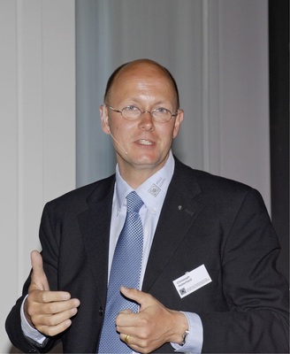 Die Qualität der eingereichten Wettbewerbs-Objekte entspricht einem sehr hohen Niveau. Es gibt keine Verlierer, sondern 19 Gewinner und einen Sieger. Der Gewinn für alle Teilnehmer ist die Veröffentlichung dieser Objekte.Christoph Aeberhard VDSS-Präsident