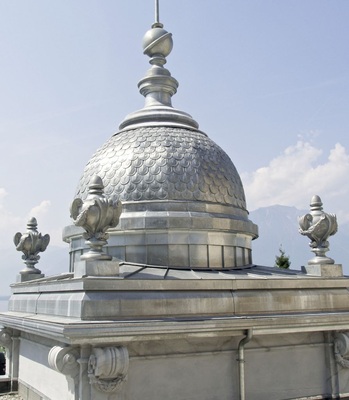 Sanierung, Montreux<br />Residenz-Komplettsanierung, Spenglerarbeiten und Zinkornamente, Bernard Schnider SA, Montreux