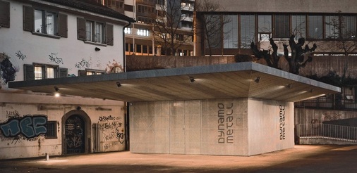Jugendkulturhaus Dynamo, Zürich Verzinkte Lochblech-Stahlfassade und Titanzink-Stehfalzdach, Kaufmann Spenglerei + Sanitär AG, Egg