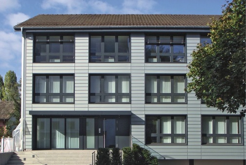 Geschäftshaus, Kilchberg Titanzink-Horizontalpaneel-Fassade, Waga Spenglertechnik AG, Sirnach