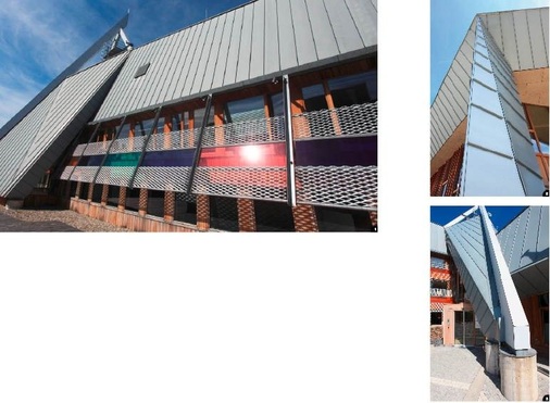 1 Präzise: An geneigten Flächen verlaufen die Scharen linear und verspannungsfrei2 Diffizil: Verdeckte Anschlussleisten sorgen für optisch ansprechende Ergebnisse an zahlreichen Eckausbildungen 3 Raffiniert: Die Entwässerung der Dachflächen erfolgt über schmale und elegant geformte Dreiecksrinnen-Konstruktionen. Diese reduzieren die Zahl unschöner und vertikal zur Fassade verlaufender Abflussrohre auf ein Minimum