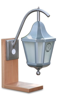 30 SpenglerlaterneFiligraner, konkav/konvex geschwungener Lampenkörper mit diversen Verzierungen Material: Titanzink vorbewittert schiefergrau Verarbeitung: Löttechnik