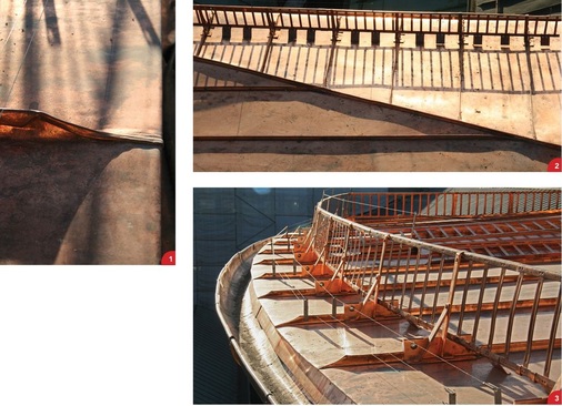 1 Der doppelt gefalzte Traufabschluss ...2 ... und perfekte Gratfalz-Details ...3 .. sowie diese bogenförmige Traufe zeugen von hoher Verarbeitungsgüte