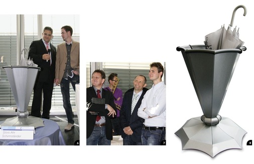 6 Bernd Kramer und Jung-Klempnermeister Silvio Ahr7 Johannes Binder, Bundesfachgruppenleiter Ulrich Leib und Thomas Binder verfolgen Bernd Kramers Präsentation der Ulmer Arbeiten8 Schirmständer von Silvio Ahr