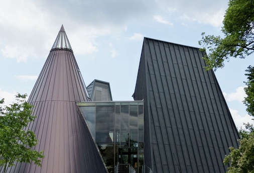 Beeindruckend und zeitlos schön: die metallische Hülle des Europäischen ­Klempner- und Kupferschmiedemuseums in Karlstadt