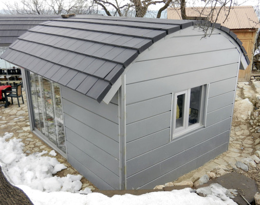 Bungalow? Nein, eine metallbekleidete Teestube
