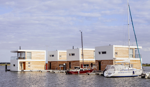 Floating Houses ist eine eingetragene Wortmarke der FHG floating house GmbH, Berlin.