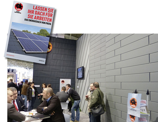 In München präsentierte Prefa neben der Fuge.200 (Bildvordergrund) und dem Element FX.12 auch praktisches Zubehör für Energiedächer