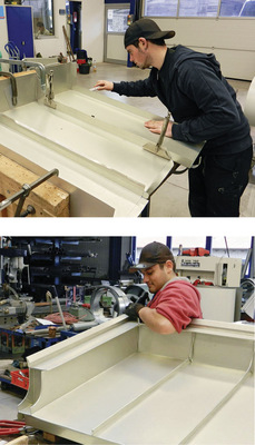 Patrick Stifter (oben) bereitet sich gemeinsam mit ­seinem Kollegen Yannish Solanki auf die ­praktische Gesellenprüfung an der Berufs­schule 1 in Nürnberg vor
