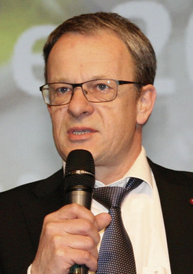 Fachbereichspräsident ­Benno Lees eröffnet den Schweizer Spenglertag 2013