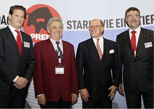 Leopold Pasquali (Prefa GF), Manfred Koch (Bürgermeister Wasungen), Dr. Cornelius Grupp (Inhaber, Prefa Unternehmensgruppe) und Karsten Köhler (Prefa GF) freuen sich über die gelungene Werkserweiterung und das neue Schulungszentrum
