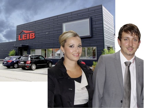 Auf das mit Aluminium der Marke Prefa ­bekleidete Firmendomizil sind auch Michael Leib und seine Partnerin sehr stolz
