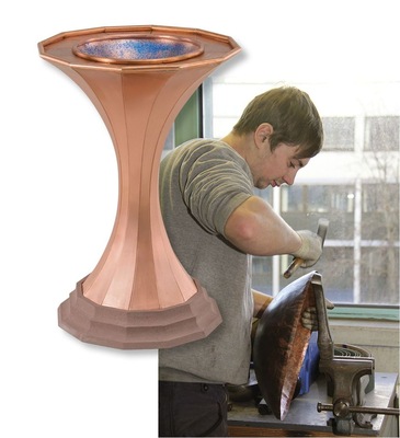 Klempnertaufe: Mit perfekten Details überzeugt Jan Wolpert die Kommission. Sein von Hand getriebenes Innenbecken und filigran gefalzte Segmente zeichnen diese Arbeit aus
