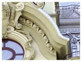 
Titanzinkbedachung und Ornamente an einem Hotel in Odessa
