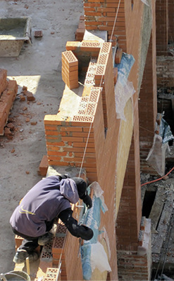 
Zweischaliges Mauerwerk und kein Gramm Wärmedämmung
