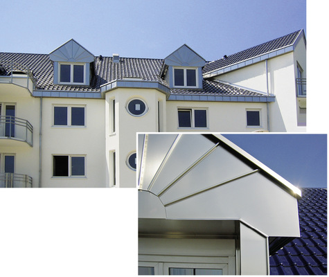 Der Fachbetrieb Baldauf beschäftigt sich mit klassischen Blechnerarbeiten wie der Montage unterschiedlicher Verwahrungen oder Giebelbekleidungen. Stehfalztechnik wie diese aus gebürstetem Edelstahl hergestellten Bekleidungen gehören selbstverständlich mit ins Produktportfolio
