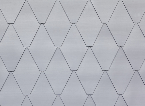 
Das schlanke Format der Spitzraute mit umgelegter Spitze zur Vermeidung von Verletzungen im Schulbetrieb
