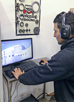 
Auch an allen Rechnern im Unternehmen ist die Software TopKontor Zeiterfassung im Einsatz 
