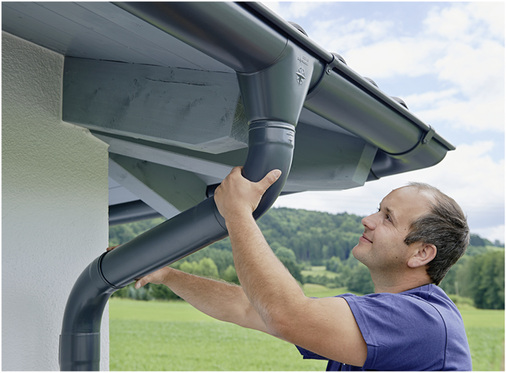 



Rinne, Rohr und alle Zubehörteile weisen eine einheitlich hohe Material- und Farbqualität auf
