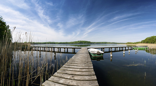 



Beim Hämmern entstehen glockenartige Töne, die über die lauenburgische Seenplatte dringen
